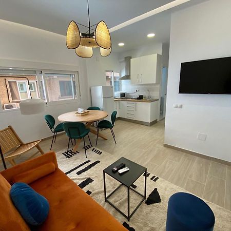 City Center And Beach Renovated Apartment فوينخيرولا المظهر الخارجي الصورة