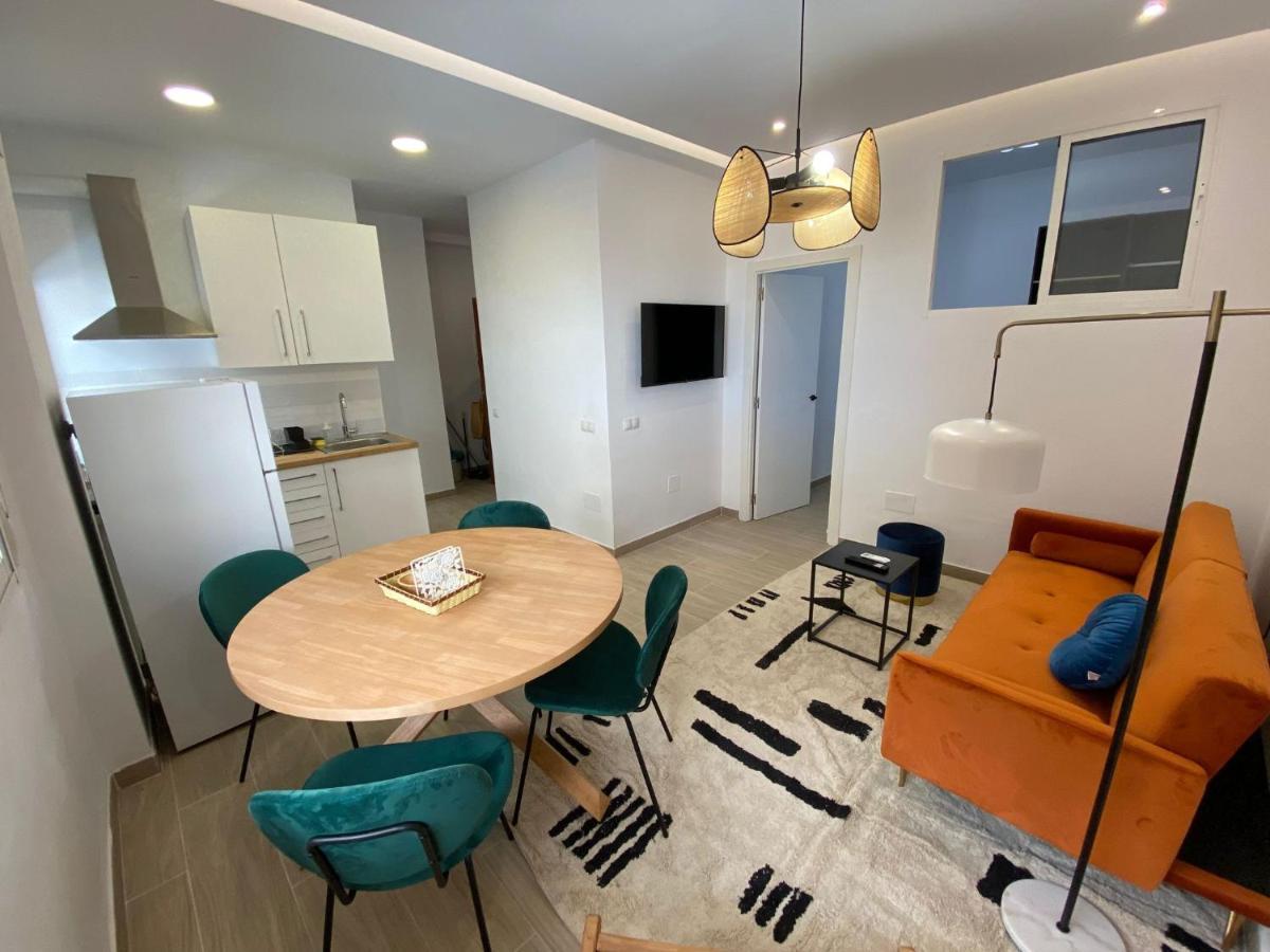City Center And Beach Renovated Apartment فوينخيرولا المظهر الخارجي الصورة