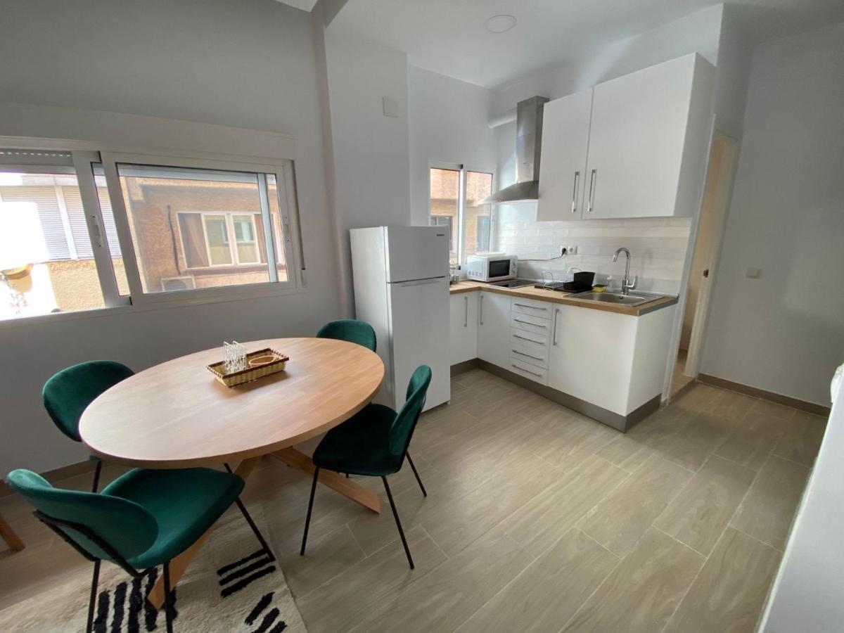 City Center And Beach Renovated Apartment فوينخيرولا المظهر الخارجي الصورة